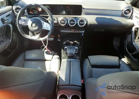 2019 Mercedes-Benz A 220 z USA, uszkodzony, nr VIN WDD3G4EB2KW002803